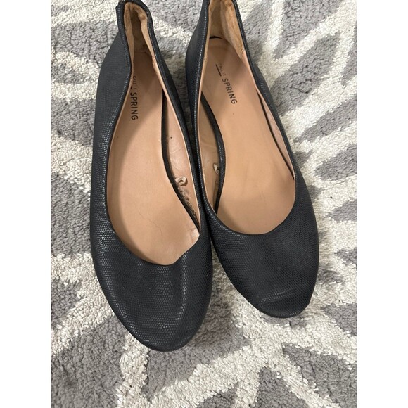 Macy’s Call of Spring Black Flats with Zipper Detail - Picture 2 of 5
